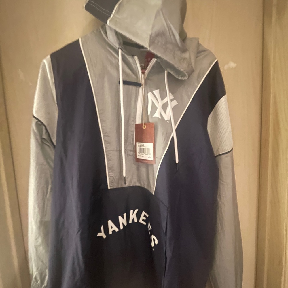 Gray and Navy Yankees Hoodie